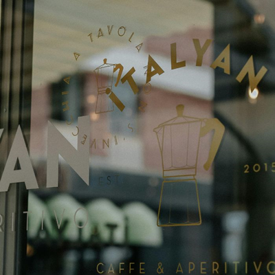 Lettrage, lettres découpées